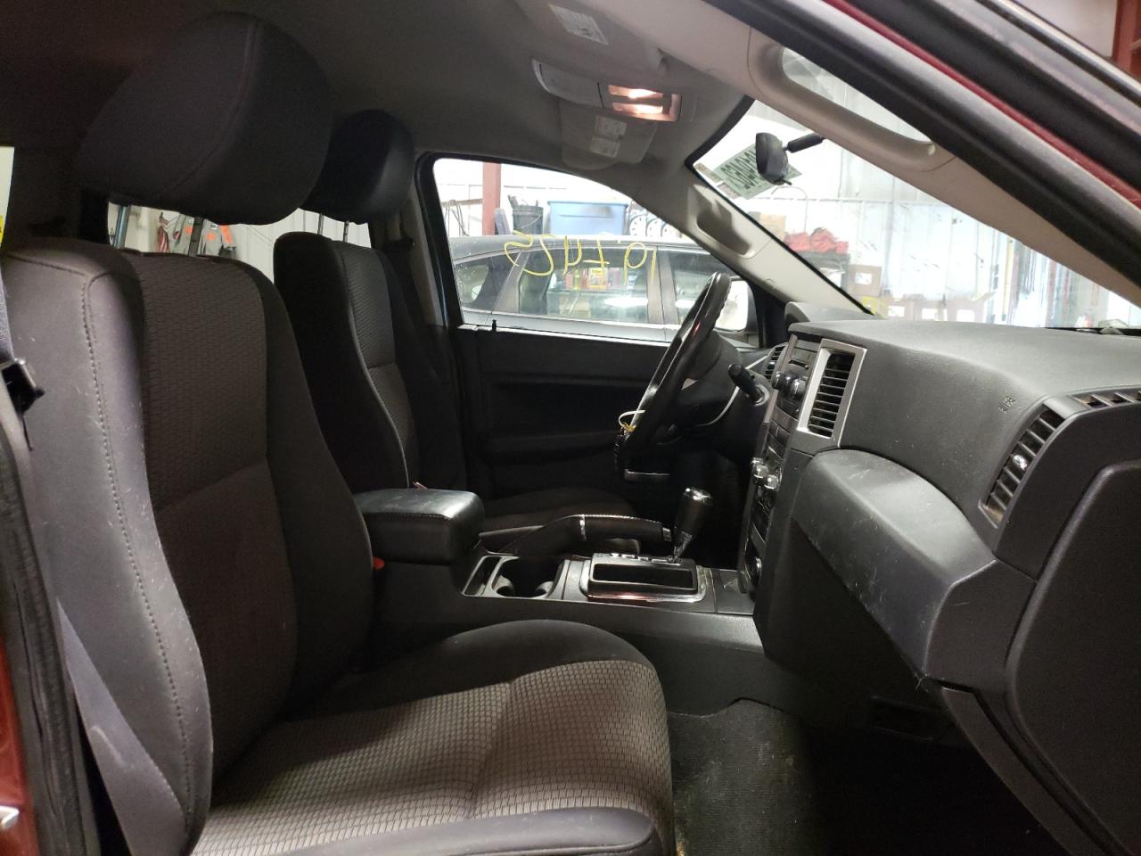 Photo 5 from auction – 2010 JEEP GRAND CHER with VIN 1J4PR4GK5AC110426