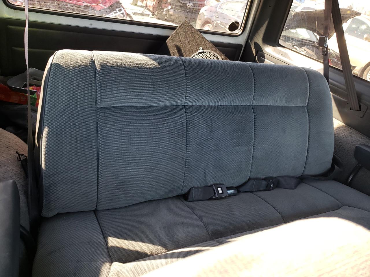 Photo 6 from auction – 1992 DODGE RAMCHARGER with VIN 3B4GE17Y2NM516007