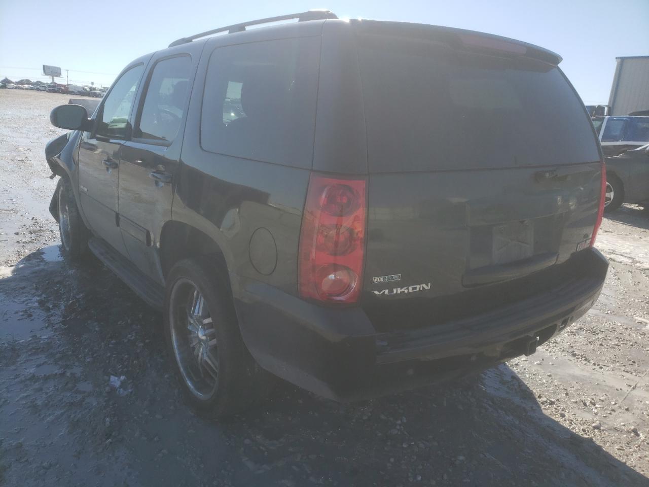 Photo 3 from auction – 2011 GMC YUKON SLE with VIN 1GKS1AE03BR179996