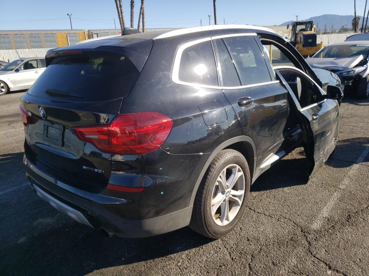 Photo 4 from auction – 2019 BMW X3 SDRIVE3 with VIN 5UXTR7C53KLE97258