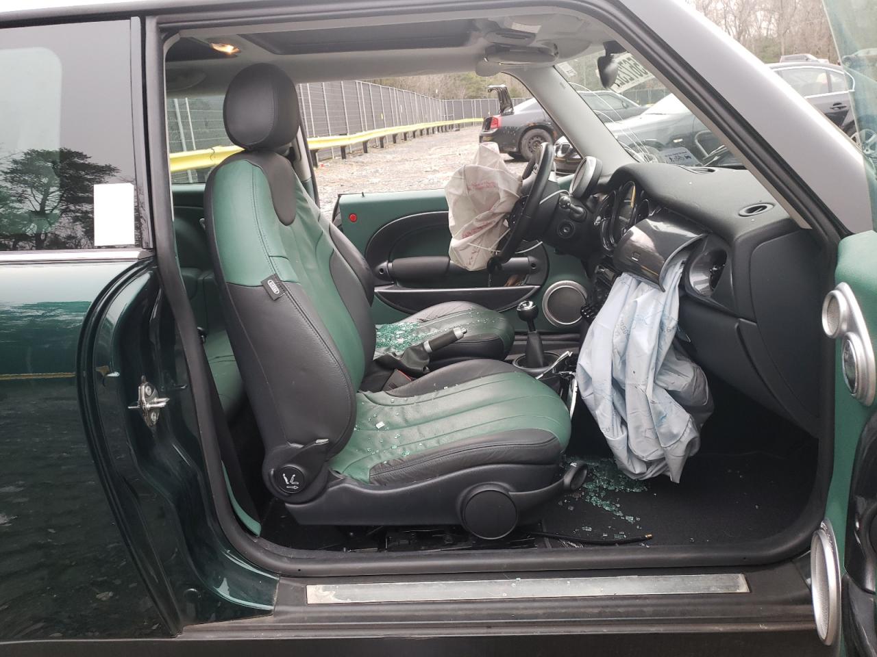 Photo 5 from auction – 2004 MINI COOPER with VIN WMWRC33434TC50111