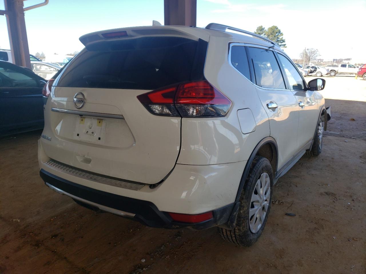 Photo 4 from auction – 2017 NISSAN ROGUE S with VIN JN8AT2MT4HW144837
