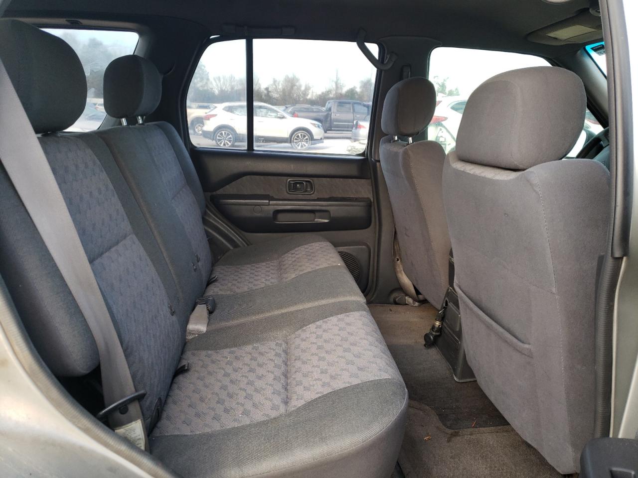 Photo 6 from auction – 1998 NISSAN PATHFINDER with VIN JN8AR05S0WW288150