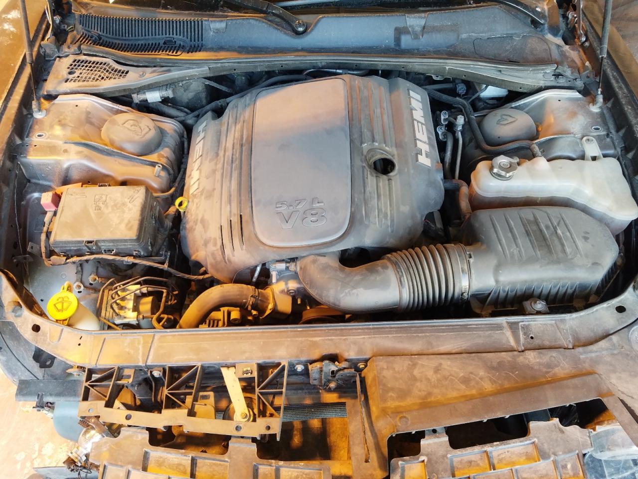Photo 7 from auction – 2018 DODGE CHALLENGER with VIN 2C3CDZBTXJH204223