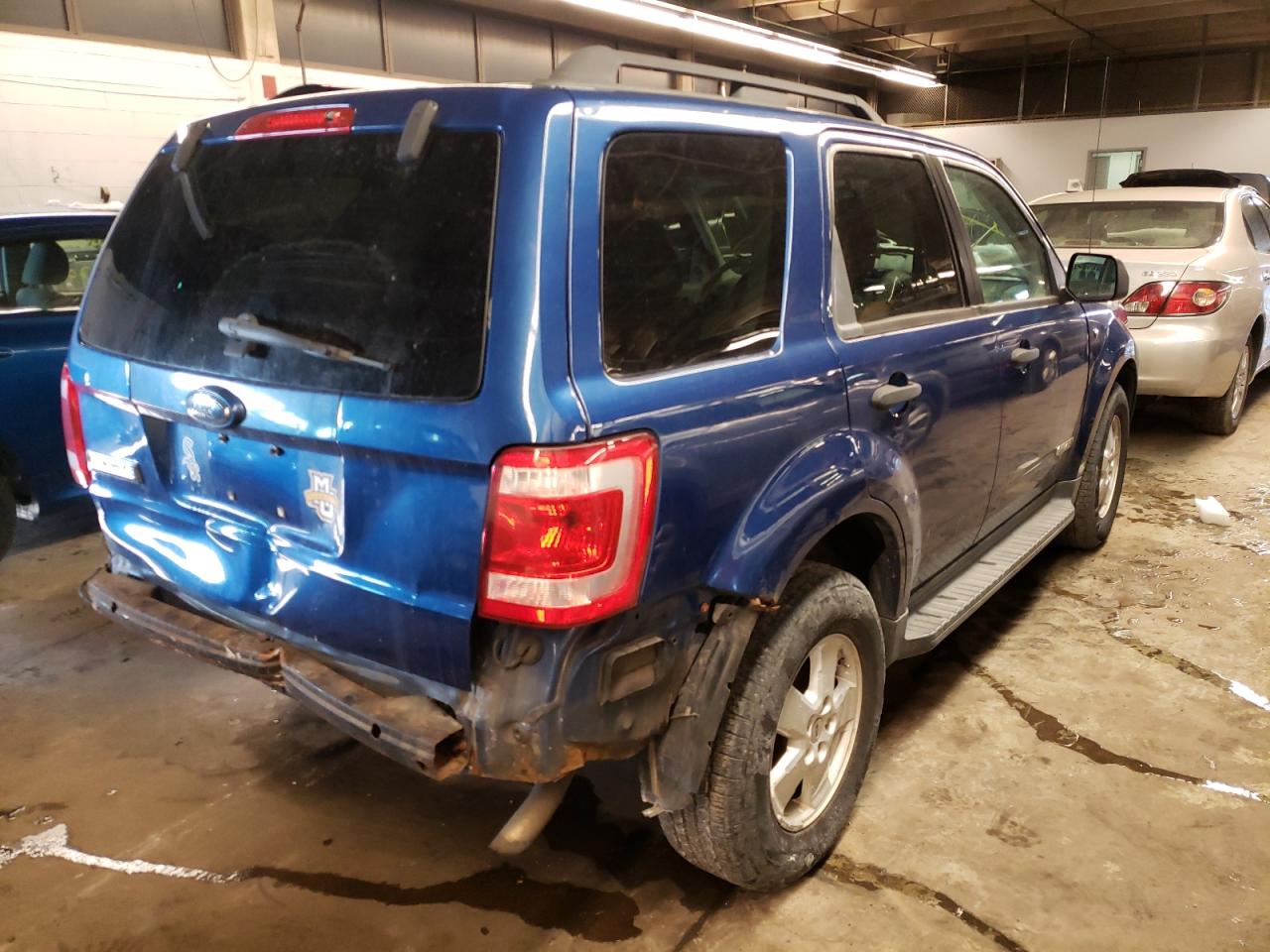 Photo 4 from auction – 2008 FORD ESCAPE XLT with VIN 1FMCU031X8KA28602