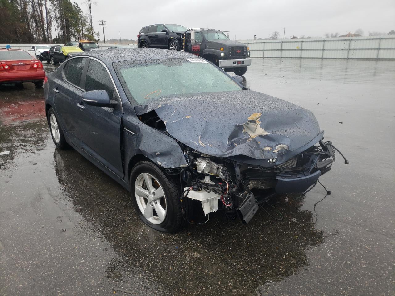 KIA OPTIMA LX 2015 with VIN 5XXGM4A71FG439737 - Photo from auction