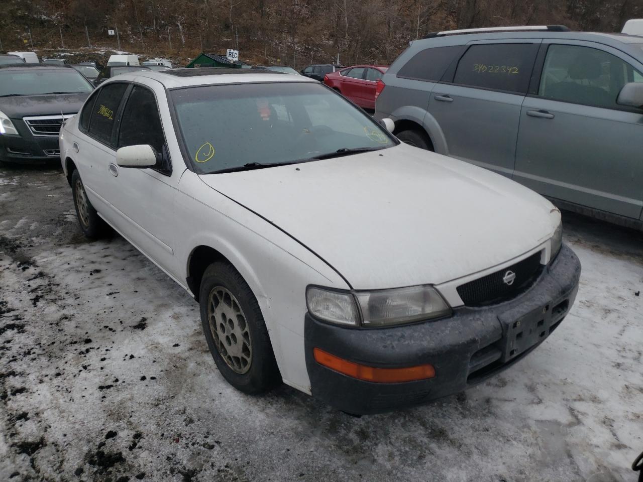 NISSAN MAXIMA GLE 1995 with VIN JN1CA21D8ST641358 - Photo from auction