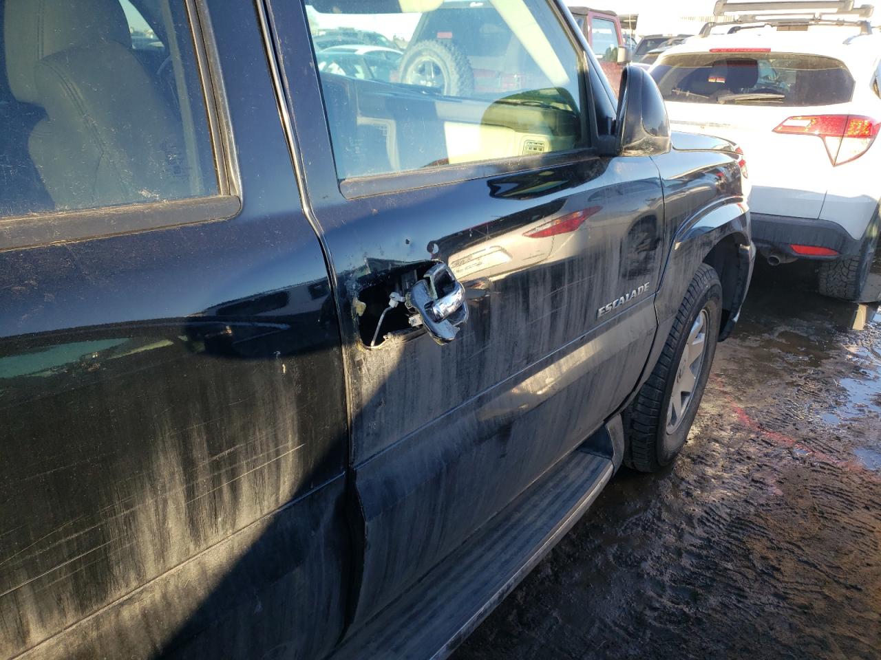 Photo 9 from auction – 2004 CADILLAC ESCALADE with VIN 1GYEK63N04R216985