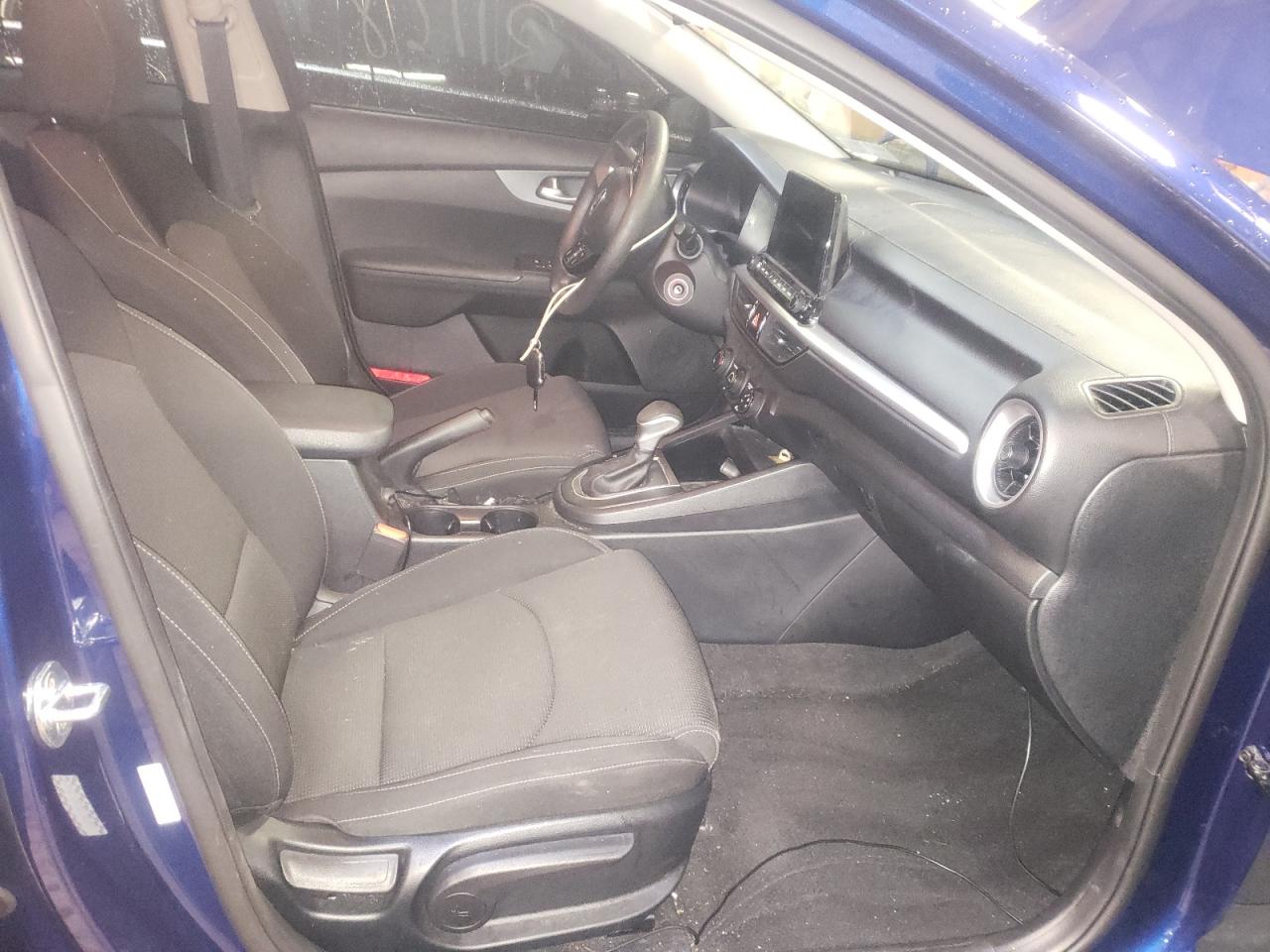 Photo 5 from auction – 2021 KIA FORTE FE with VIN 3KPF24AD5ME280444