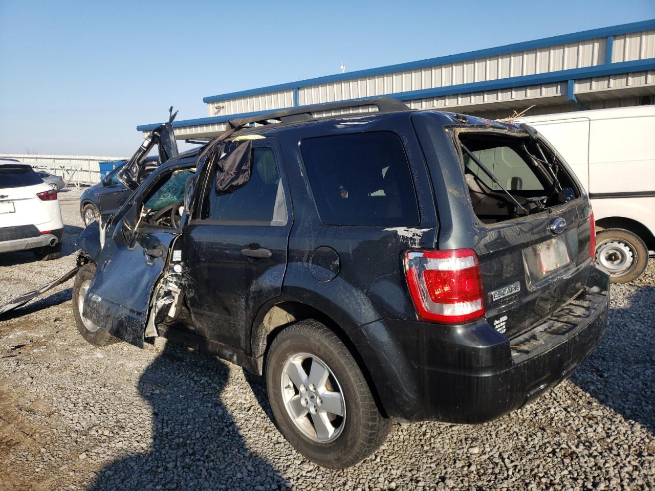 Photo 3 from auction – 2008 FORD ESCAPE XLT with VIN 1FMCU03128KD67211