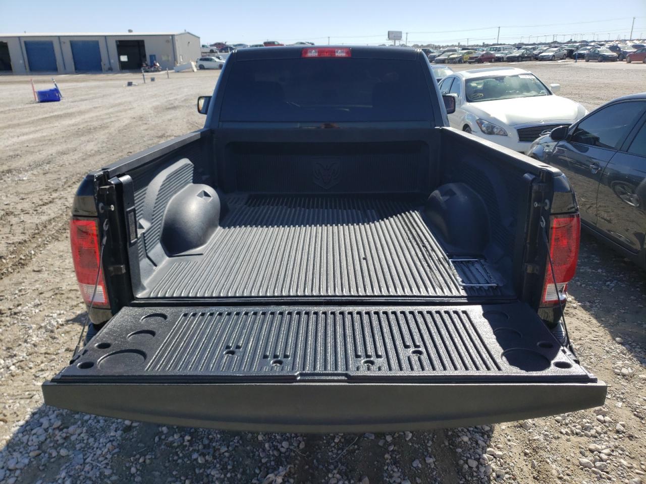 Photo 6 from auction – 2015 RAM 1500 ST with VIN 3C6JR6AG8FG707870