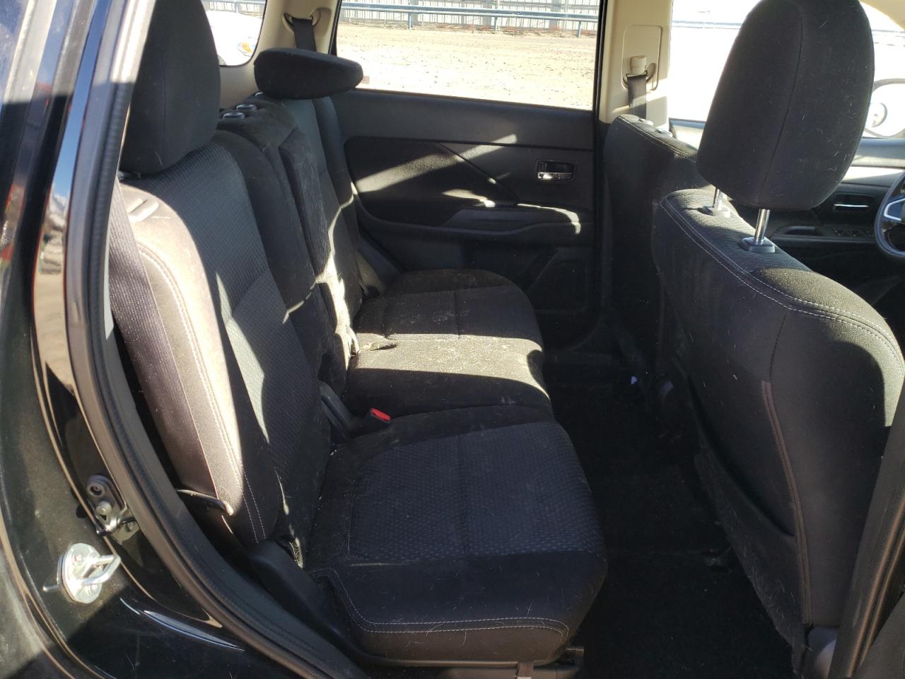 Photo 6 from auction – 2018 MITSUBISHI OUTLANDER with VIN JA4AZ3A39JJ002937