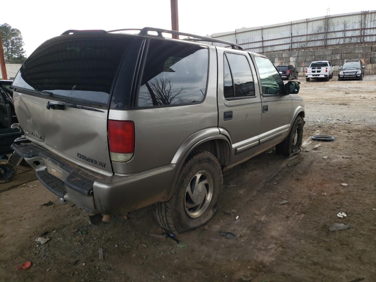 Photo 4 from auction – 2001 CHEVROLET BLAZER with VIN 1GNDT13W31K226917