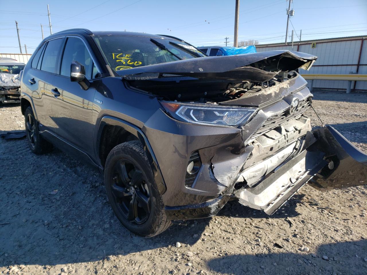 TOYOTA RAV4 XSE 2019 with VIN 2T3EWRFV8KW013590 - Photo from auction