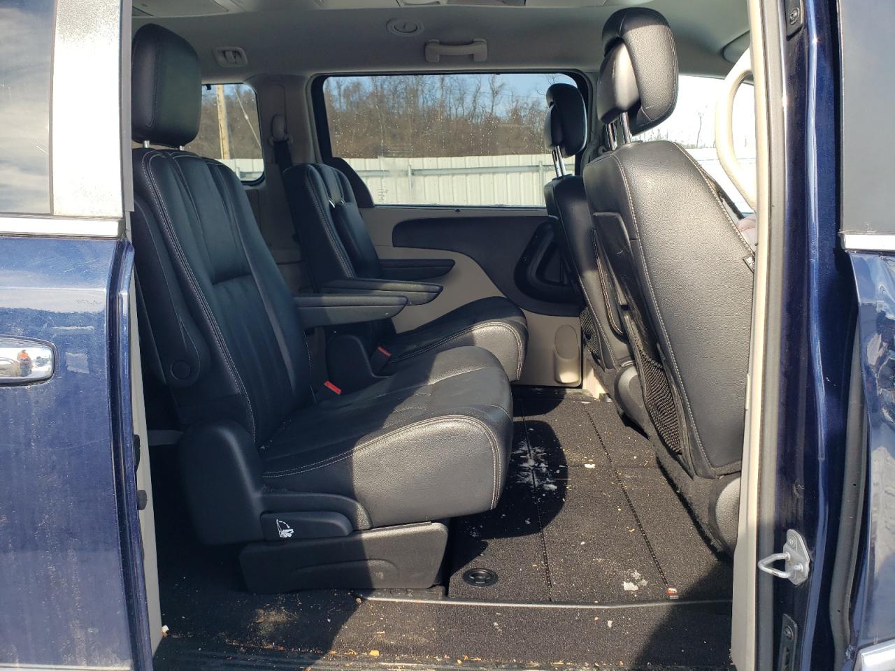 Photo 6 from auction – 2013 CHRYSLER TOWN & COU with VIN 2C4RC1CG5DR542428