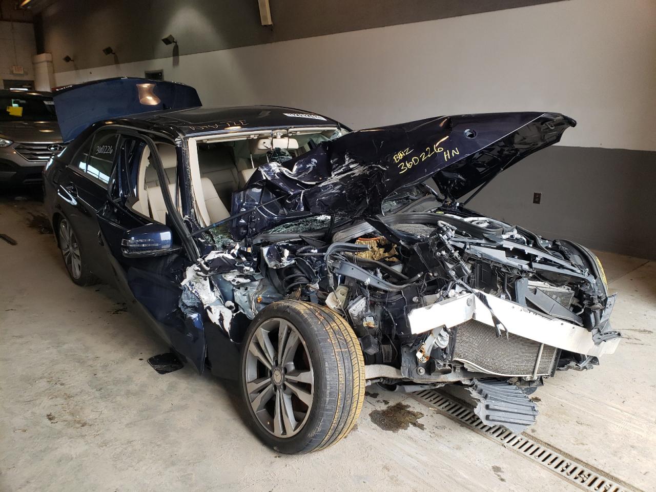 Photo 1 from auction – 2015 MERCEDES-BENZ E 350 4MAT with VIN WDDHF8JB5FB138328
