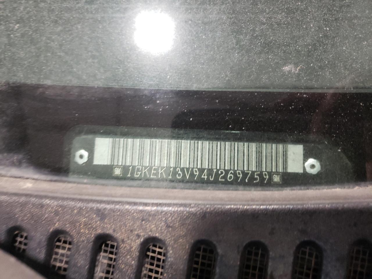Photo 10 from auction – 2004 GMC YUKON with VIN 1GKEK13V94J269759