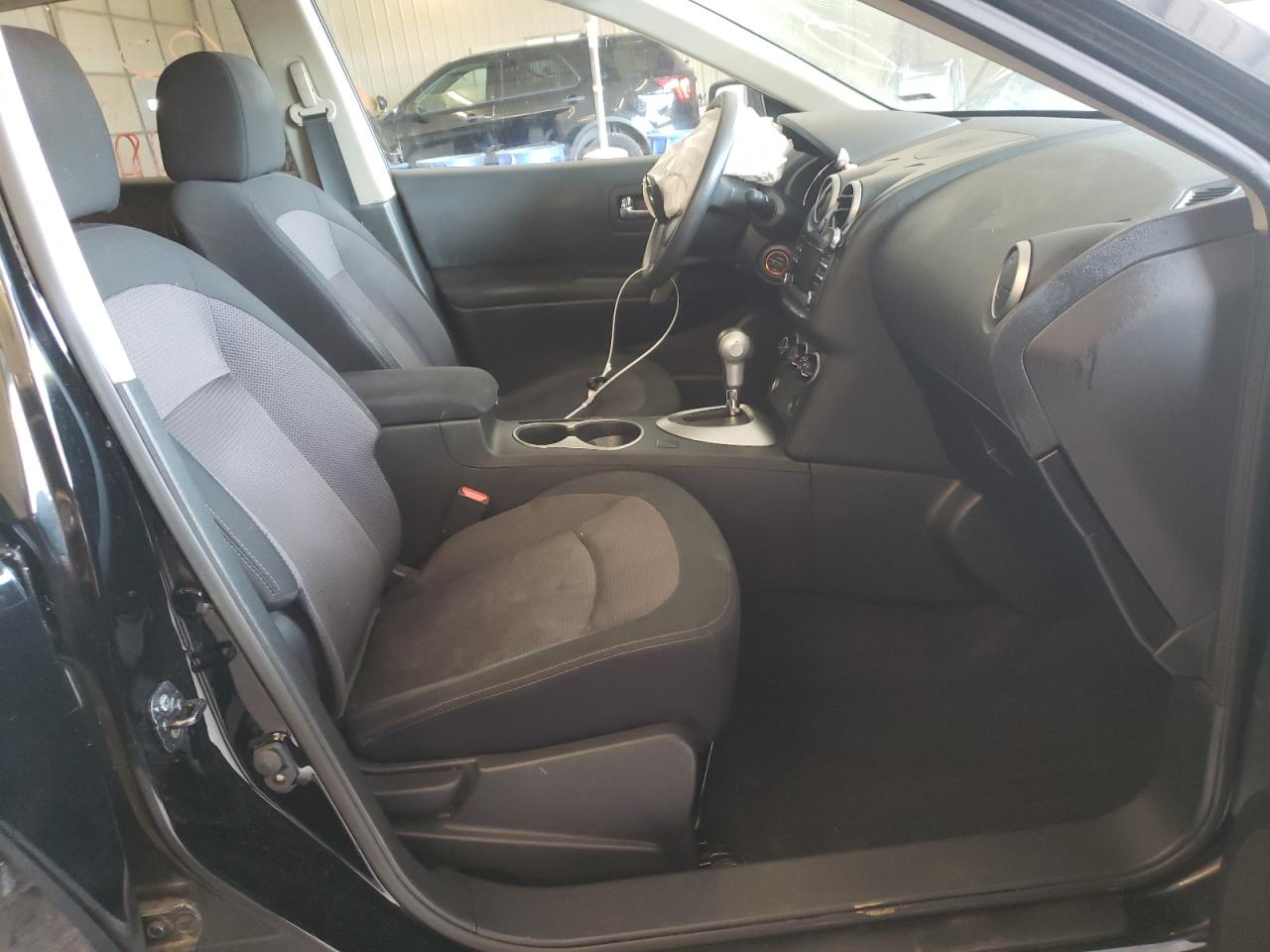 Photo 5 from auction – 2012 NISSAN ROGUE S with VIN JN8AS5MT4CW611042
