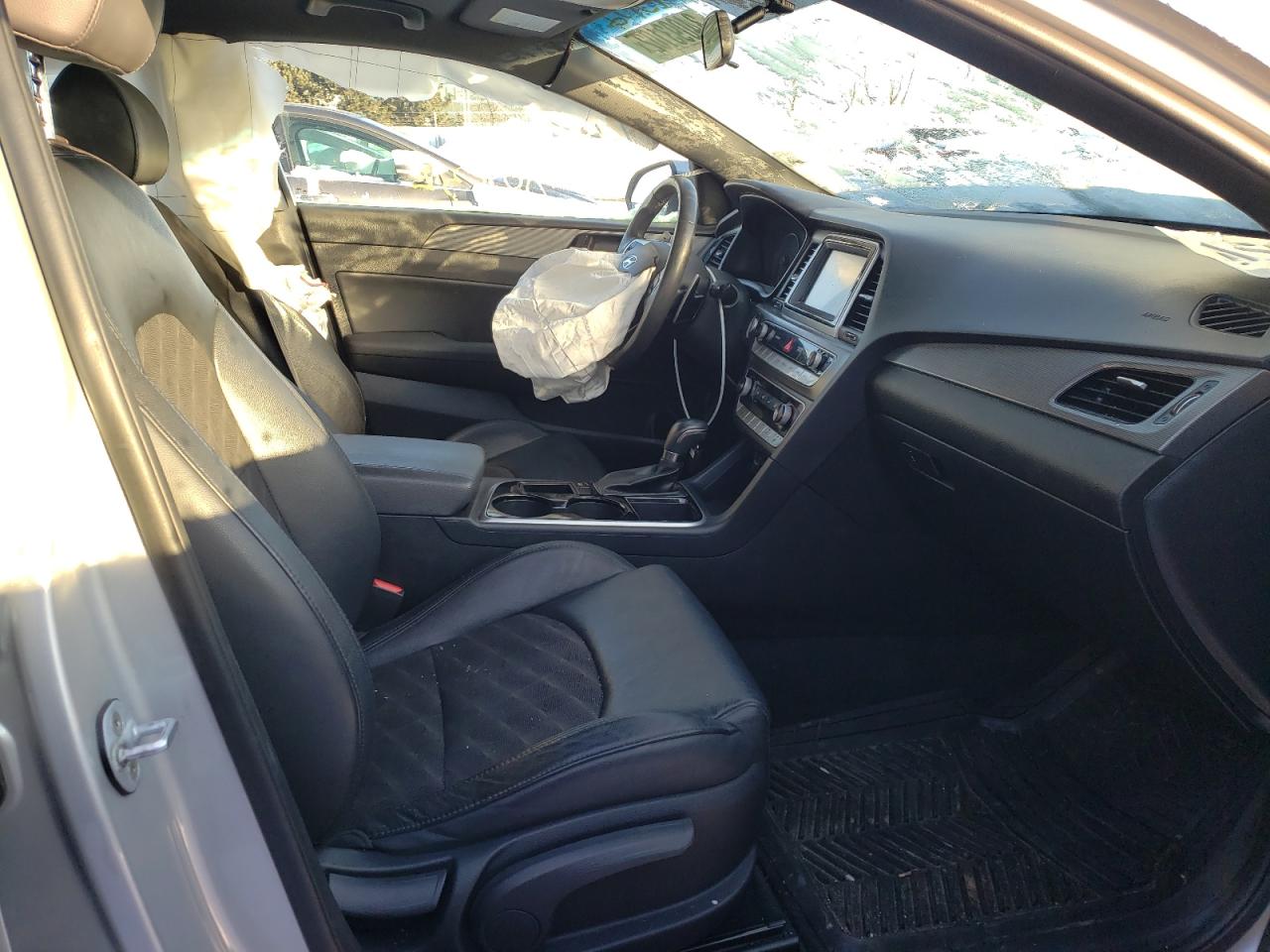 Photo 5 from auction – 2019 HYUNDAI SONATA LIM with VIN 5NPE34AF2KH775204