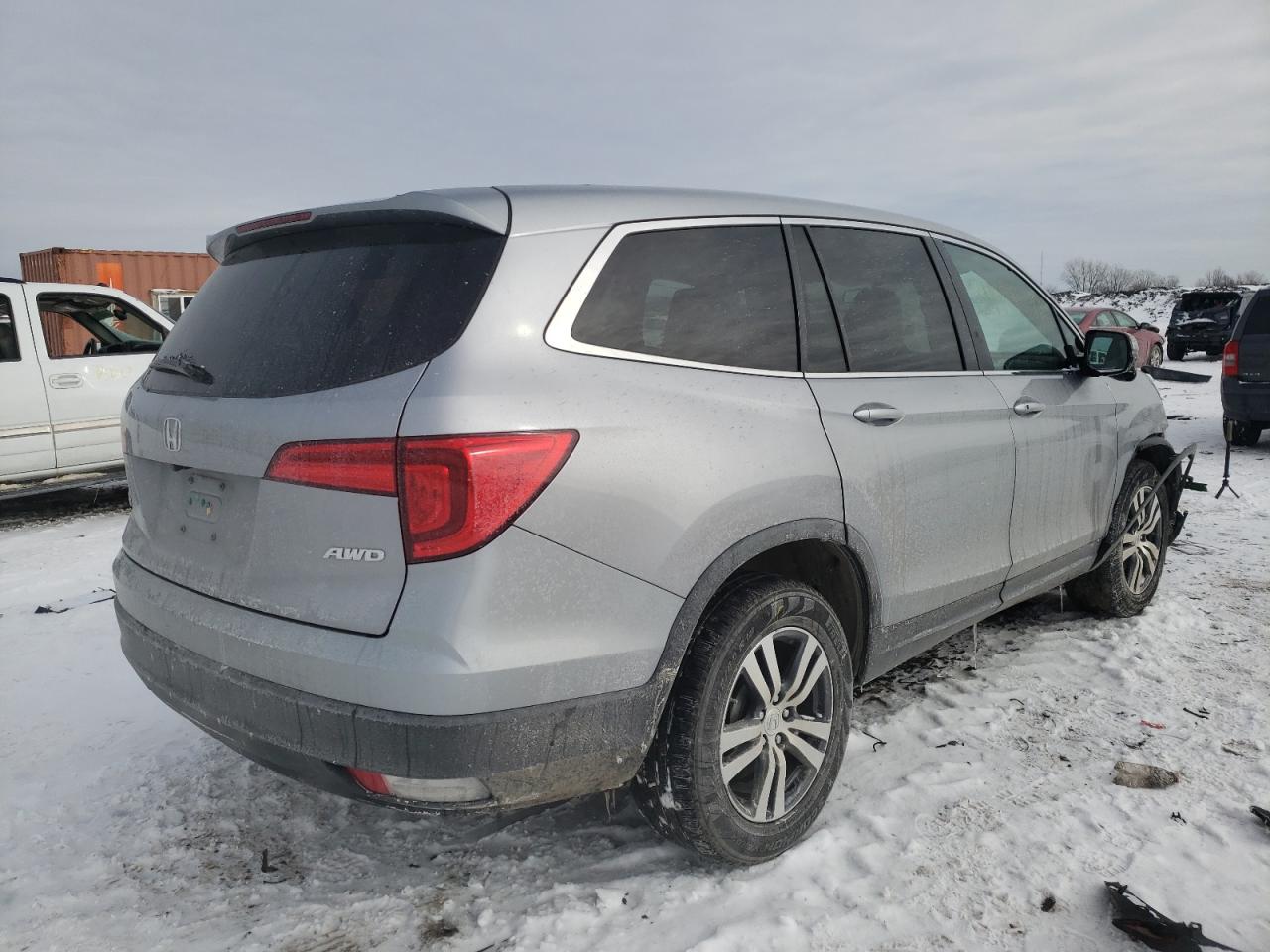 Photo 4 from auction – 2017 HONDA PILOT EXL with VIN 5FNYF6H86HB032107