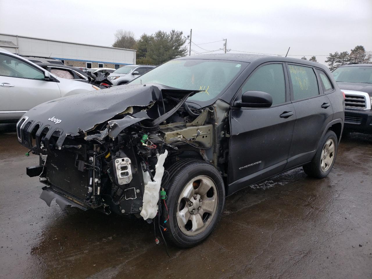 Photo 2 from auction – 2015 JEEP CHEROKEE S with VIN 1C4PJLAB3FW525928