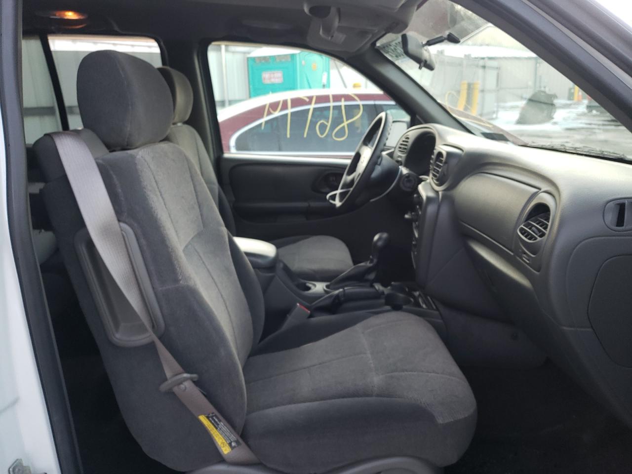 Photo 5 from auction – 2004 CHEVROLET TRAILBLAZE with VIN 1GNDT13S142356101
