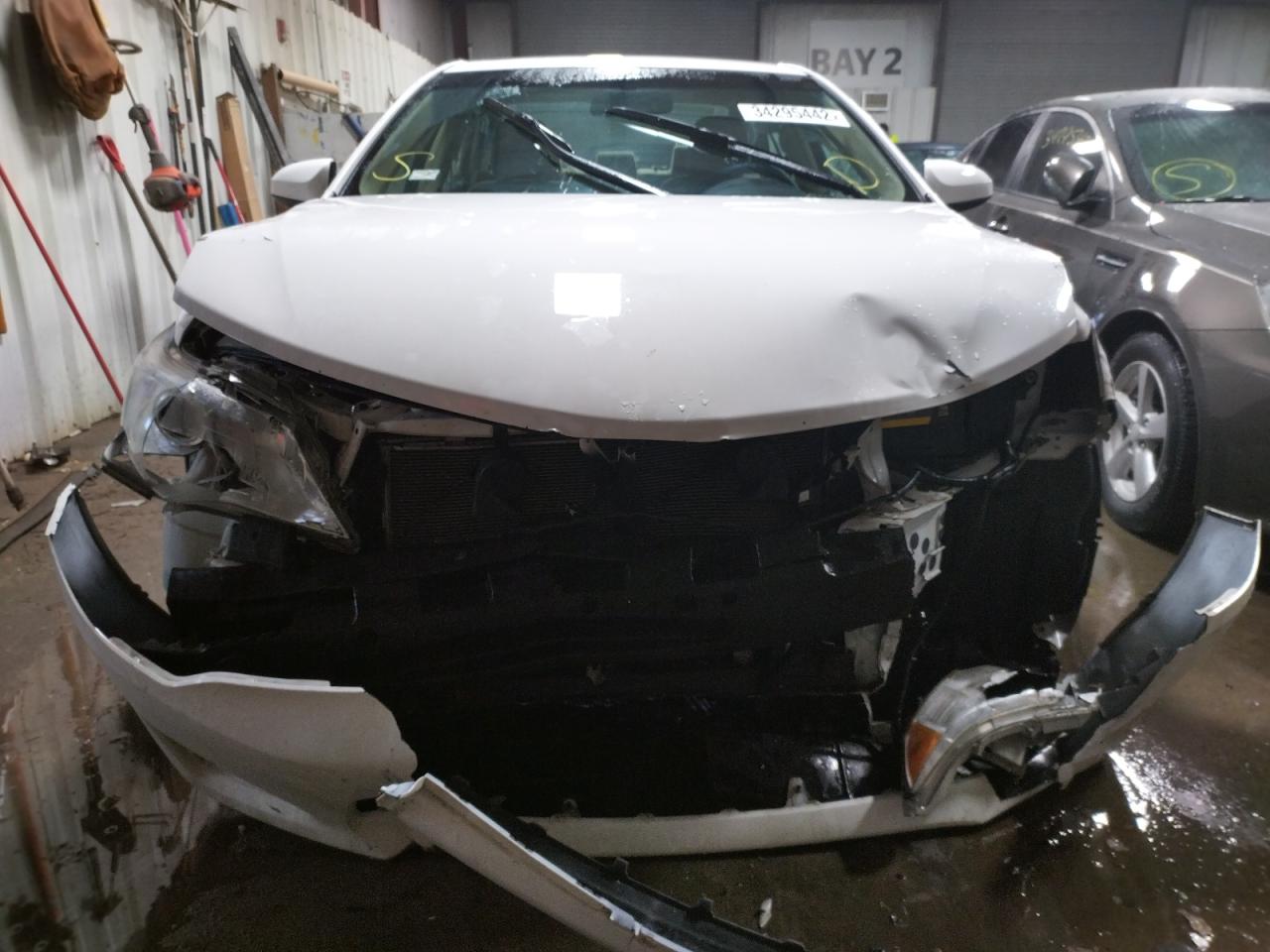 Photo 9 from auction – 2014 TOYOTA CAMRY L with VIN 4T4BF1FK5ER354099
