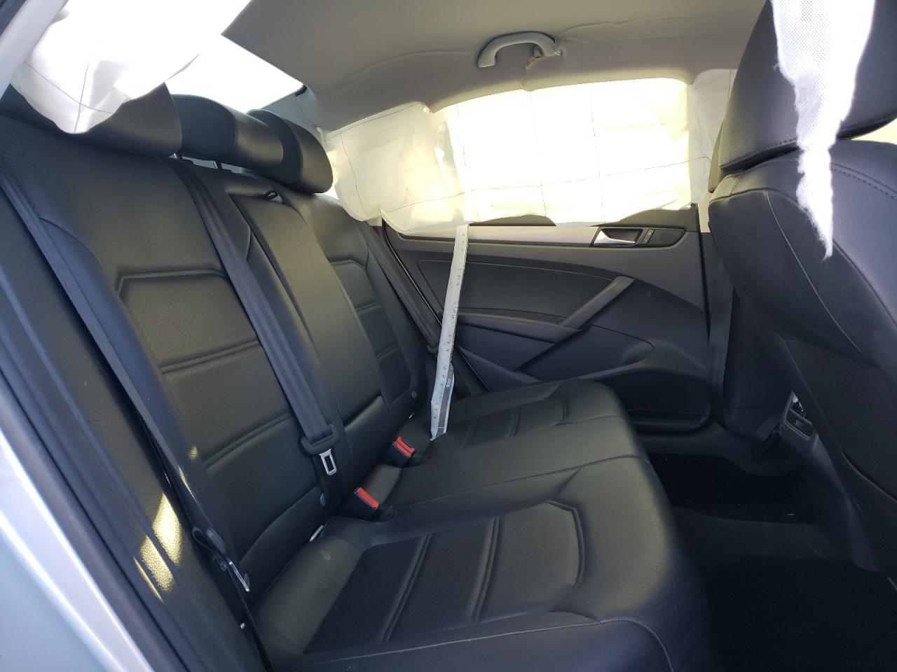 Photo 6 from auction – 2014 VOLKSWAGEN PASSAT SE with VIN 1VWBS7A39EC091633
