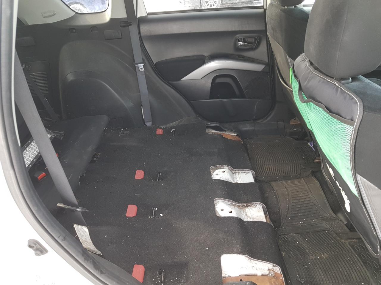Photo 6 from auction – 2010 MITSUBISHI OUTLANDER with VIN JA4JT3AX7AZ609604