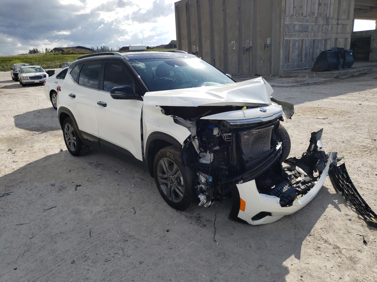 KIA SELTOS S 2021 with VIN KNDEU2AA9M7150764 - Photo from auction