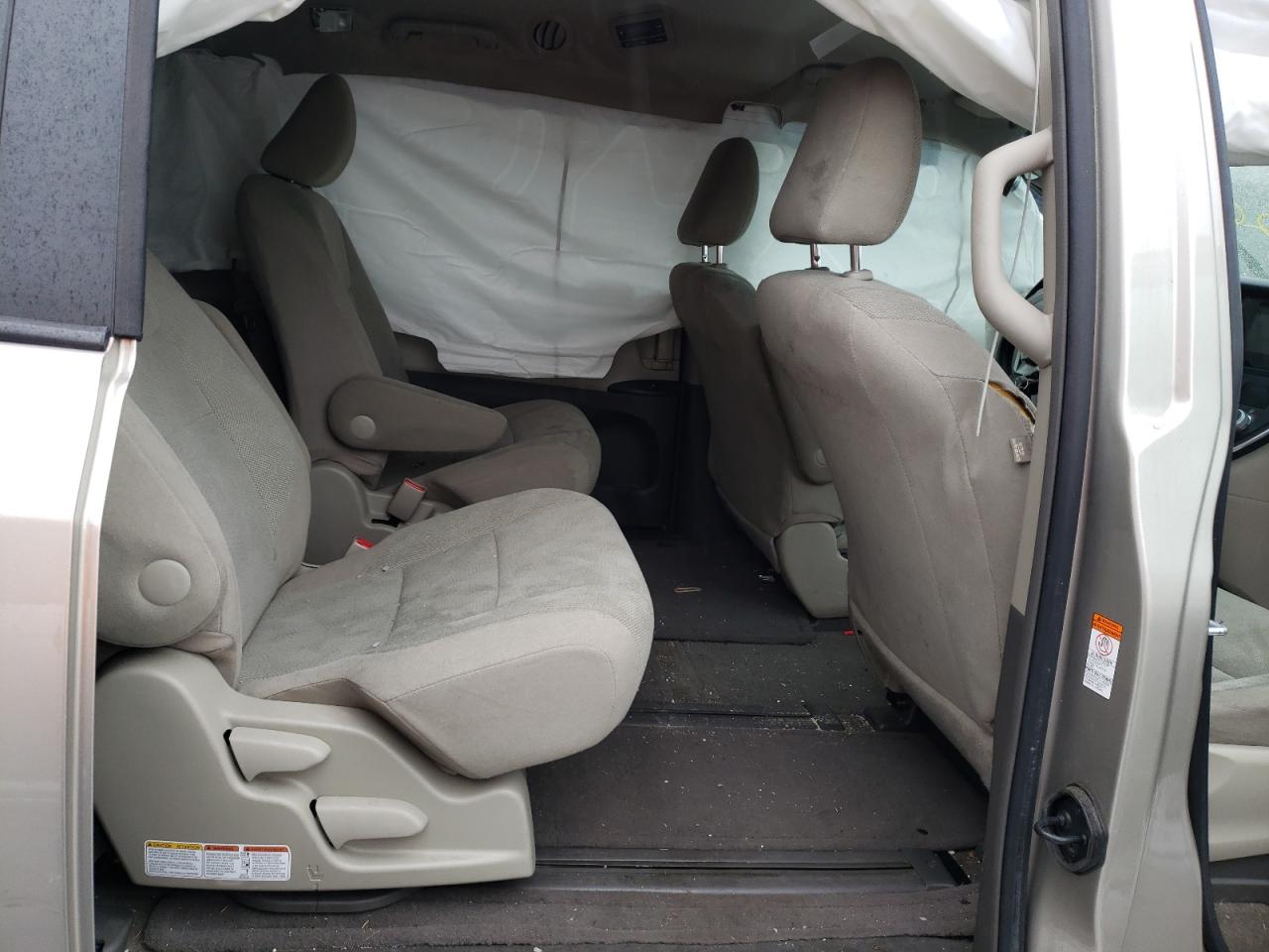 Photo 6 from auction – 2016 TOYOTA SIENNA with VIN 5TDZK3DC1GS743345