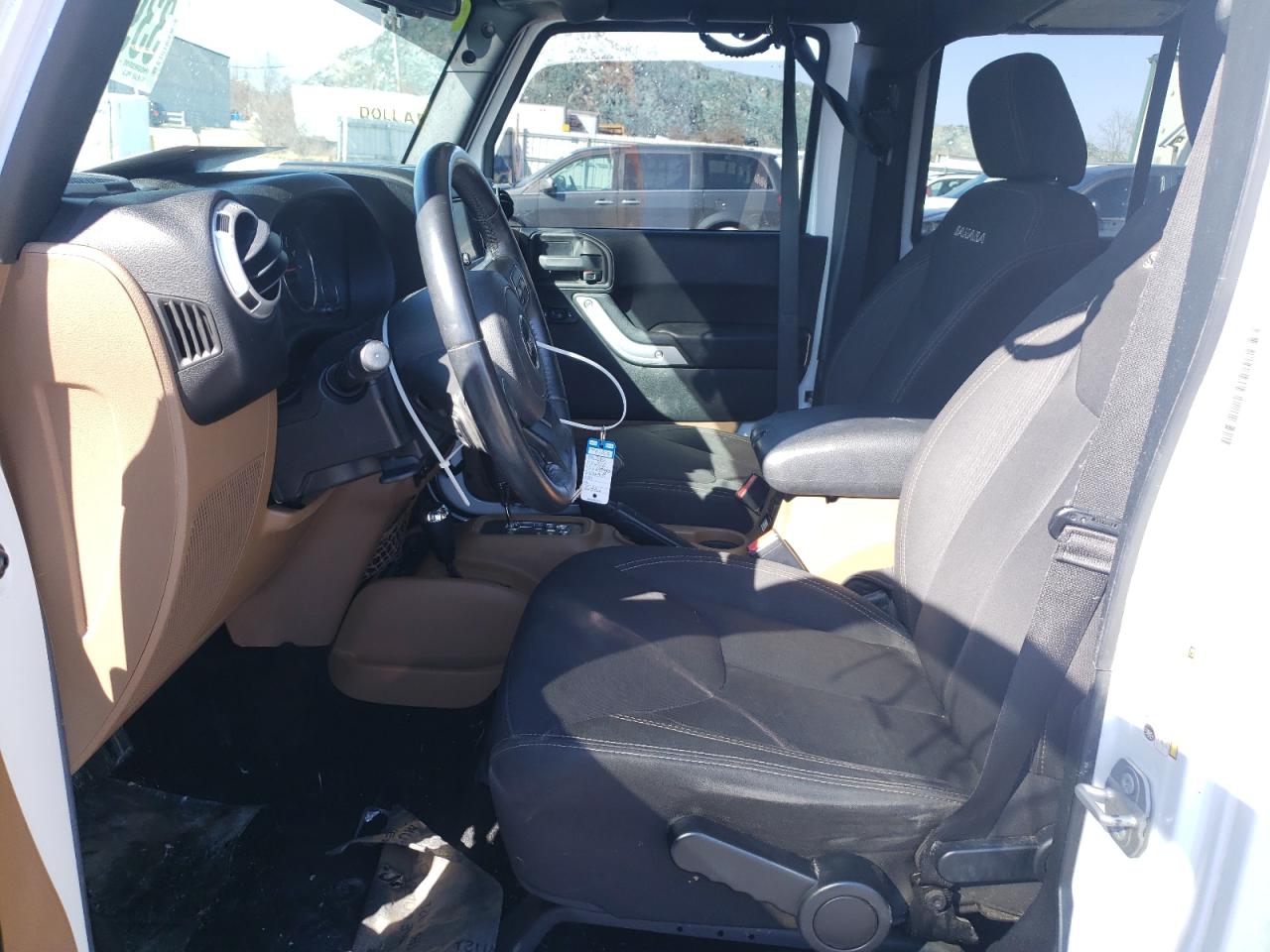 Photo 5 from auction – 2016 JEEP WRANGLER U with VIN 1C4BJWEG2GL289373