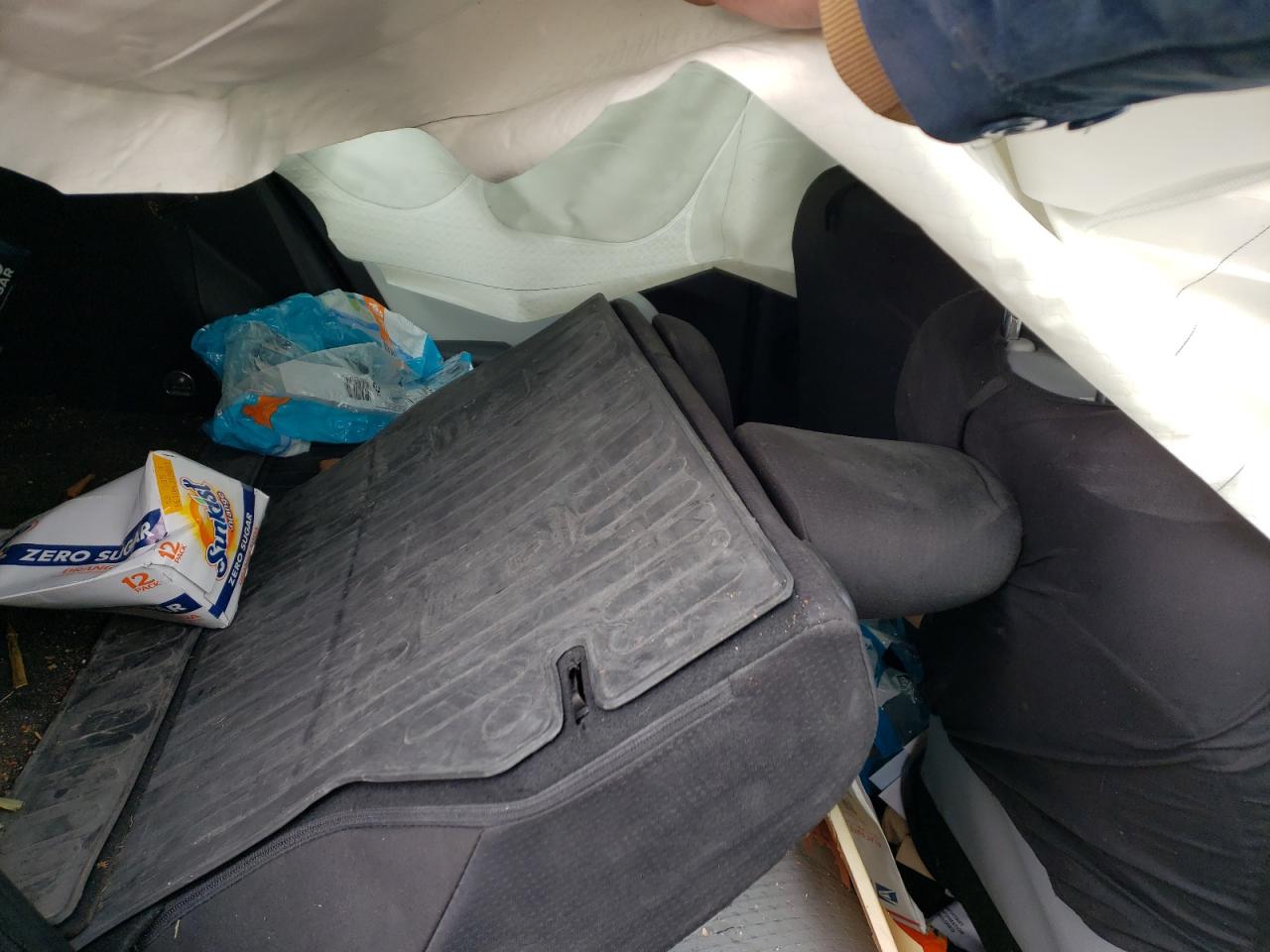 Photo 6 from auction – 2018 TOYOTA PRIUS with VIN JTDKARFU6J3055802
