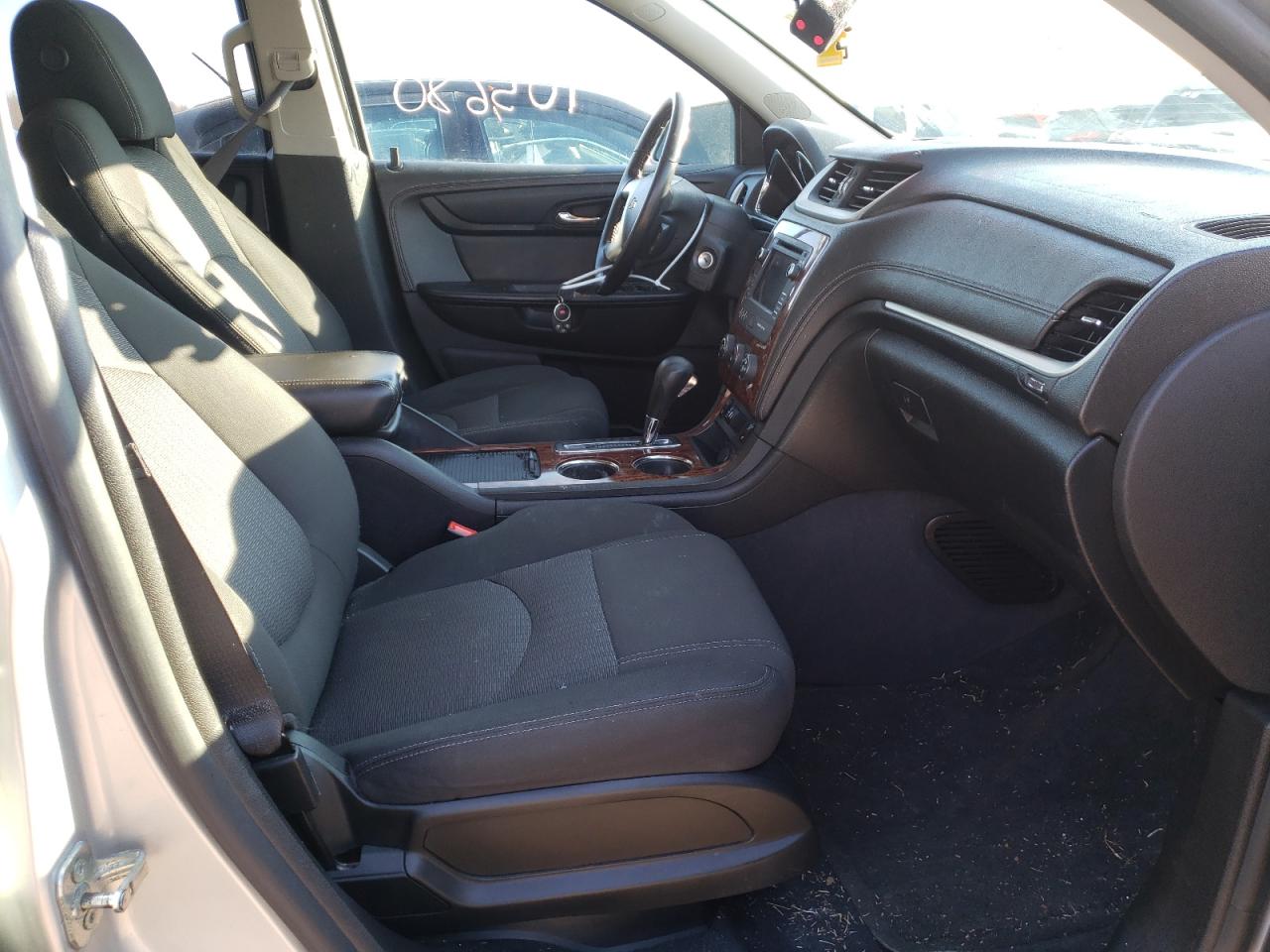 Photo 5 from auction – 2014 CHEVROLET TRAVERSE L with VIN 1GNKRGKD2EJ155469