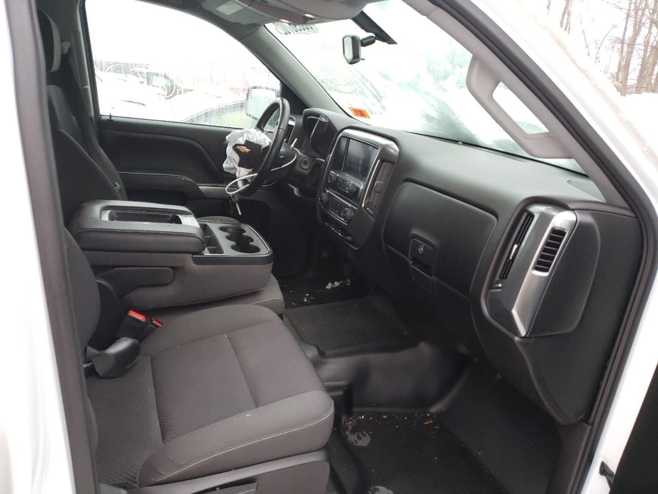 Photo 5 from auction – 2018 CHEVROLET SILVERADO with VIN 3GCUKREC0JG405484