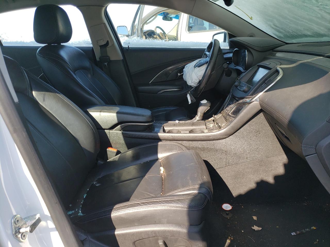 Photo 5 from auction – 2015 BUICK LACROSSE with VIN 1G4GB5G35FF188909