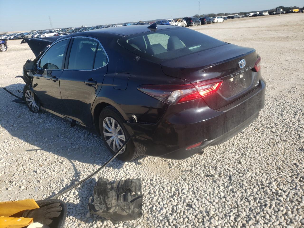 Photo 3 from auction – 2021 TOYOTA CAMRY LE with VIN 4T1C31AK2MU558615