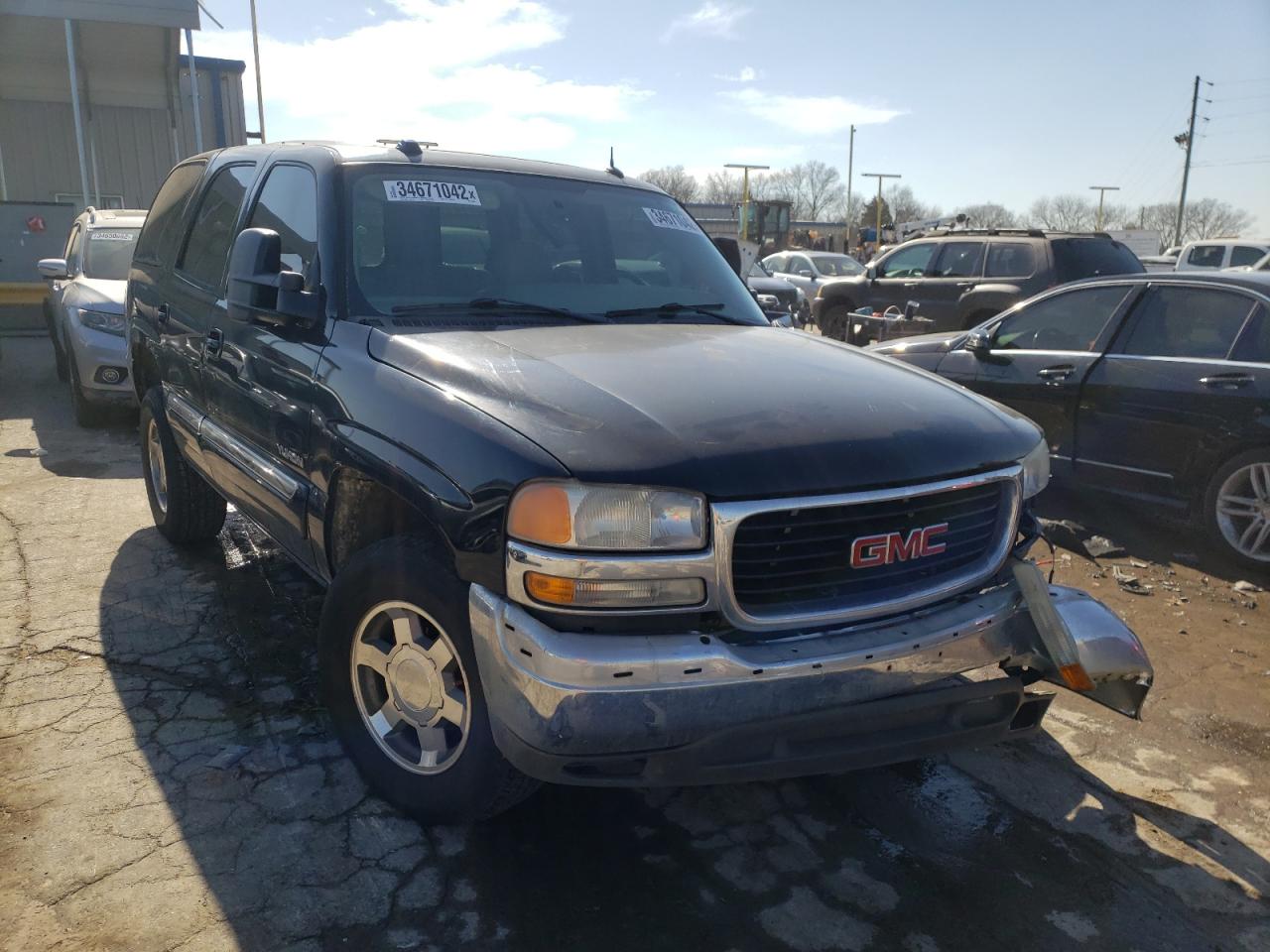 GMC YUKON 2005 with VIN 1GKEC13TX5R269350 - Photo from auction