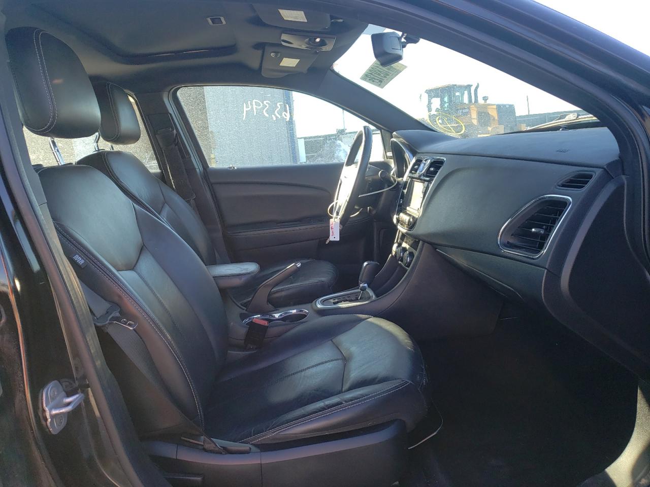 Photo 5 from auction – 2011 CHRYSLER 200 LIMITE with VIN 1C3BC2FG0BN597032