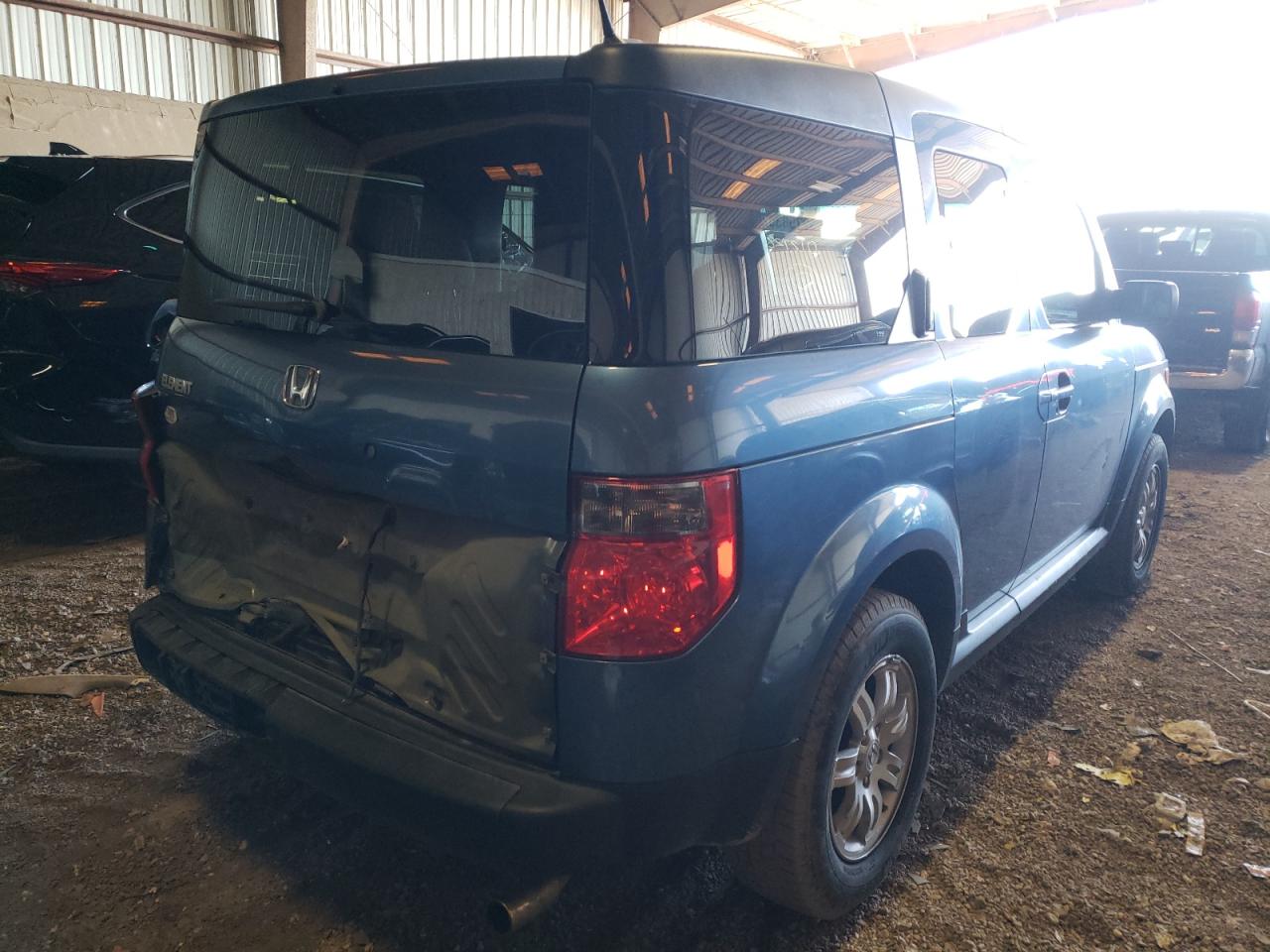 Photo 4 from auction – 2006 HONDA ELEMENT EX with VIN 5J6YH18736L012728