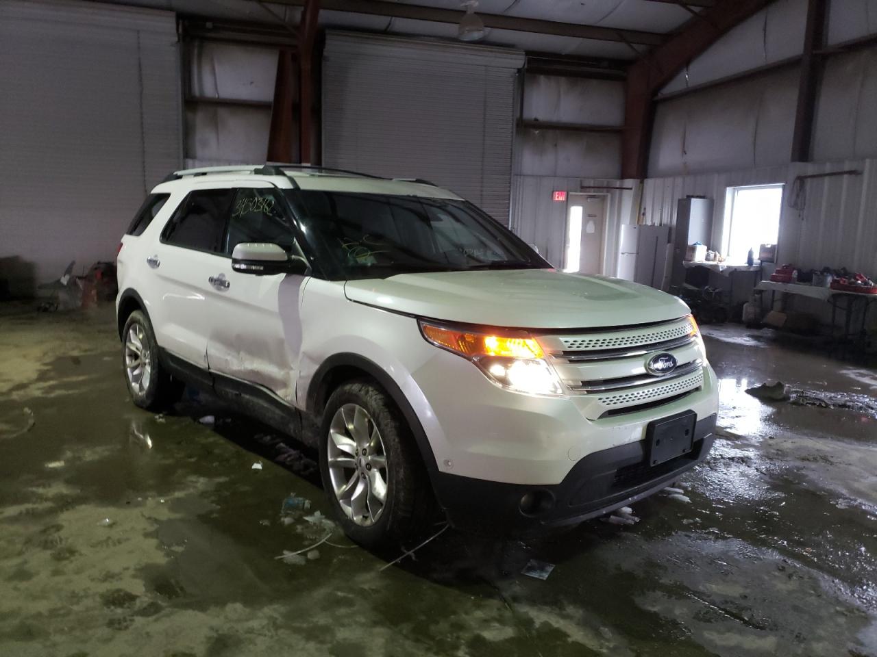 FORD EXPLORER L 2015 with VIN 1FM5K8F82FGA16904 - Photo from auction