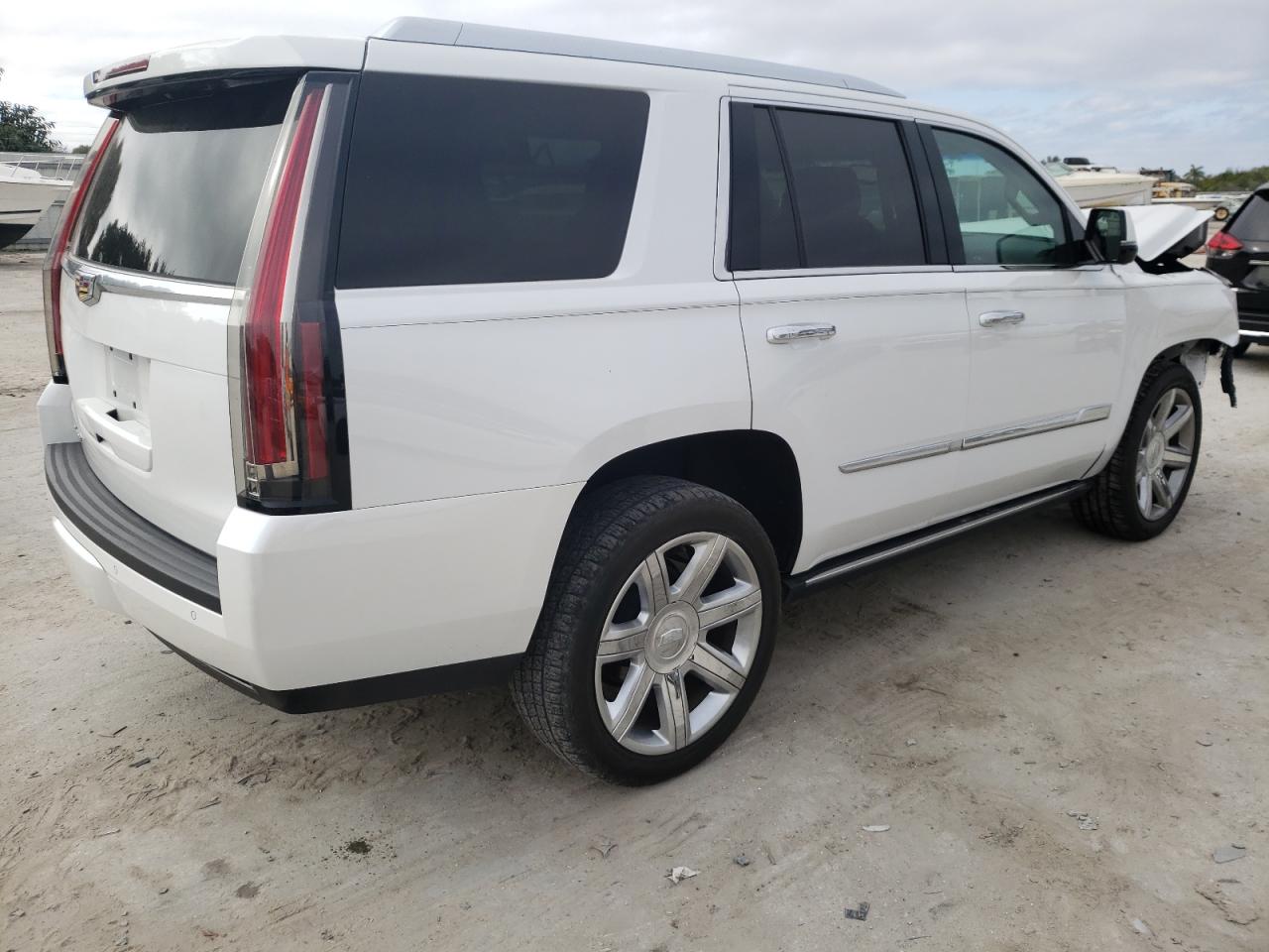 Photo 4 from auction – 2016 CADILLAC ESCALADE P with VIN 1GYS4CKJ3GR167957