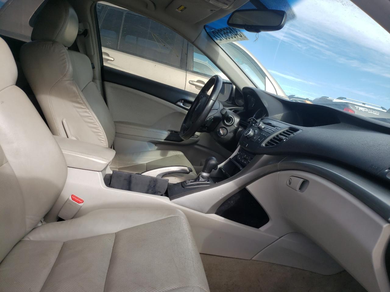 Photo 5 from auction – 2010 ACURA TSX with VIN JH4CU2F66AC039909