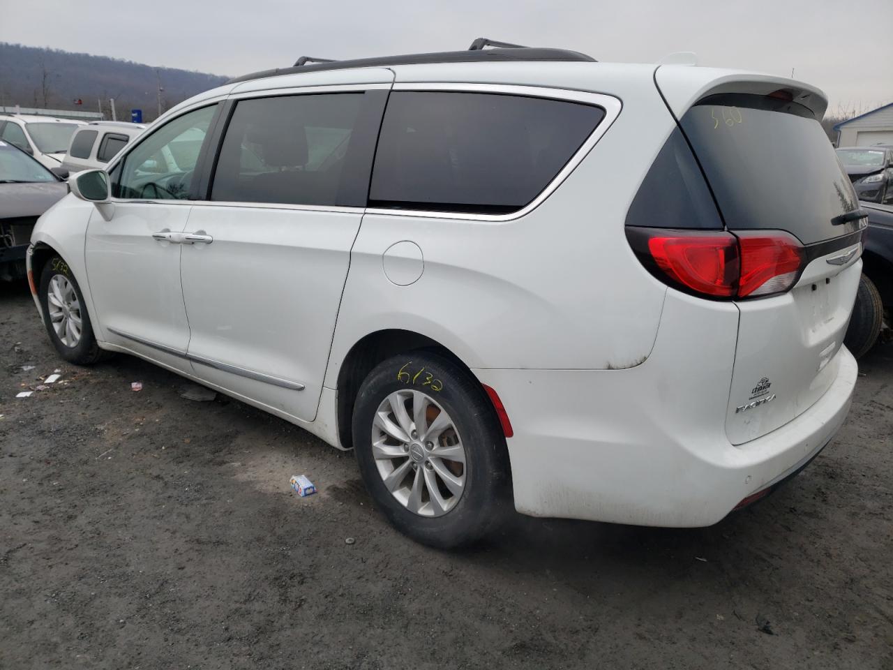 Photo 3 from auction – 2017 CHRYSLER PACIFICA T with VIN 2C4RC1BG1HR500510