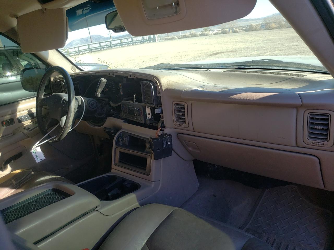 Photo 9 from auction – 2004 CHEVROLET SILVERADO with VIN 1GCEK19T14E383488