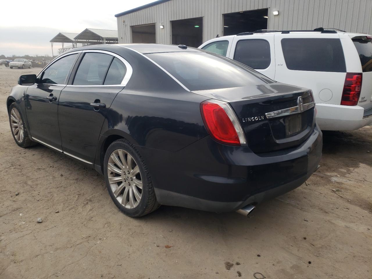 Photo 3 from auction – 2010 LINCOLN MKS with VIN 1LNHL9DR4AG607904