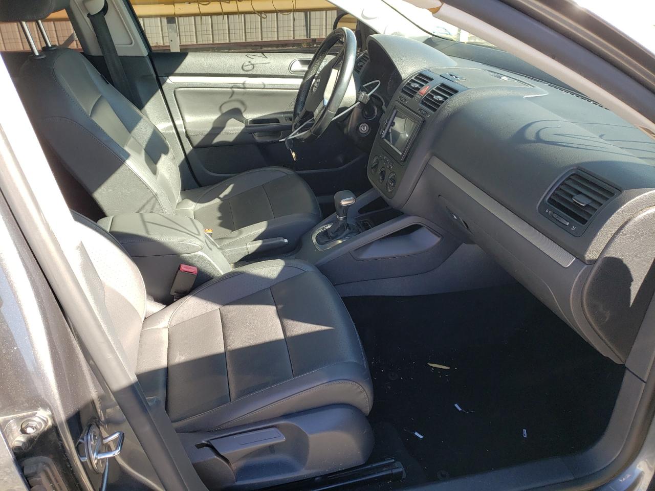 Photo 5 from auction – 2009 VOLKSWAGEN JETTA WOLF with VIN 3VWRA71K09M039241