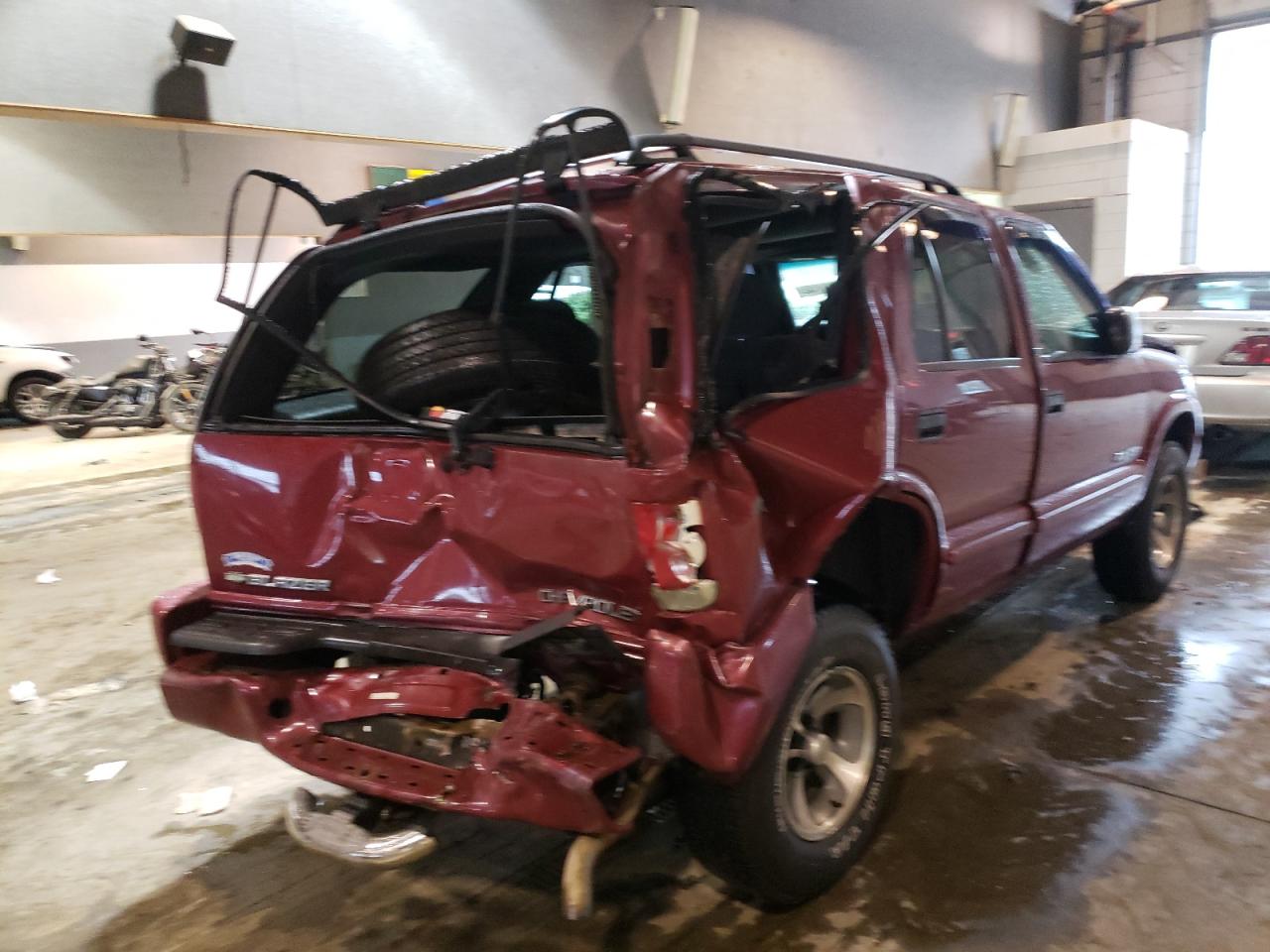 Photo 4 from auction – 2002 CHEVROLET BLAZER with VIN 1GNCS13W12K229959
