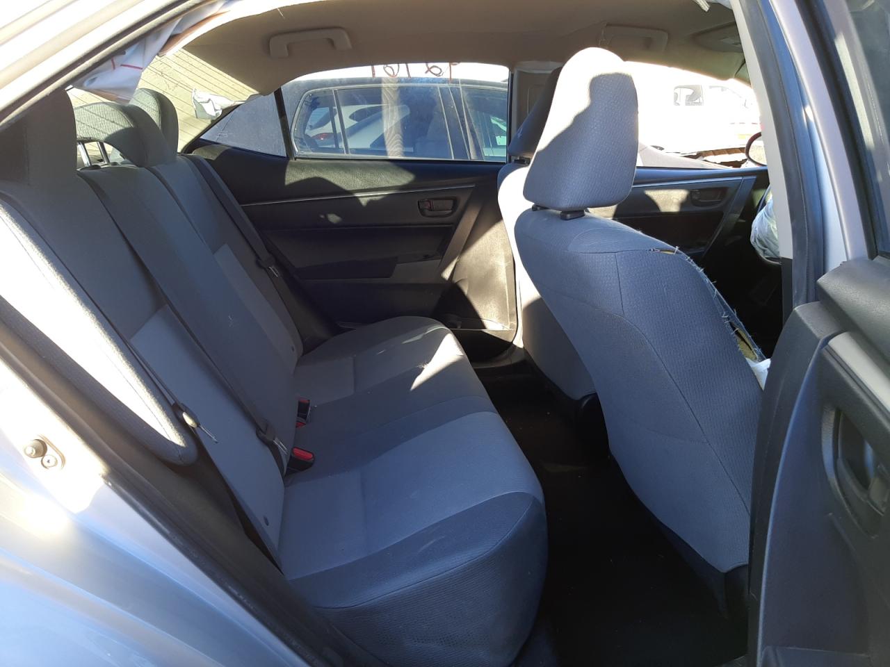 Photo 6 from auction – 2015 TOYOTA COROLLA L with VIN 5YFBURHEXFP268148