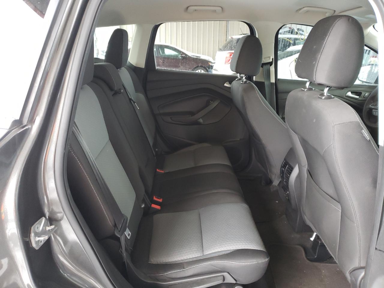 Photo 6 from auction – 2017 FORD ESCAPE SE with VIN 1FMCU0GD5HUA56154